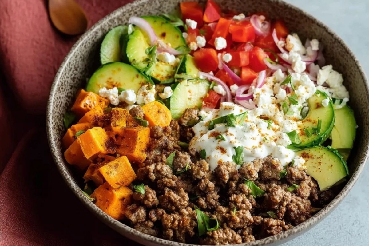 Bol De Viande Hachée Et Fromage Cottage Appétissant