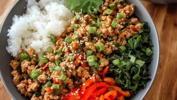 Bols De Dinde Hachée Savoureuse À LAsiatique