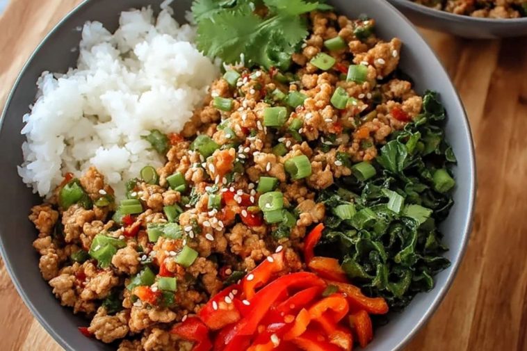 Bols De Dinde Hachée Savoureuse À LAsiatique