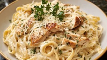 Fettuccine Alfredo au Poulet