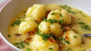 Soupe Allemande Aux Pommes De Terre Avec Quenelles