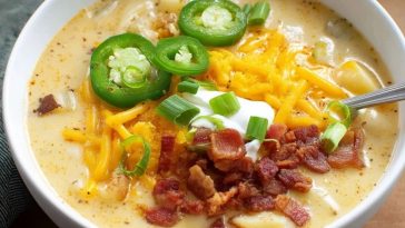 Soupe De Pommes De Terre Aux Jalapeños