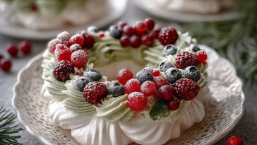 Couronnes de Meringue aux Baies et à la Crème