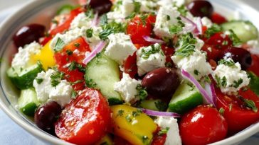 Salade Grecque au Fromage Cottage